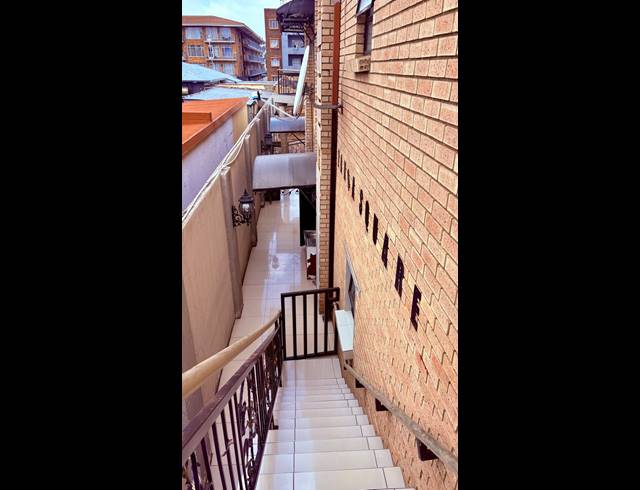 1,600M² BUSINESS CENTRE FOR SALE IN WESTDENE